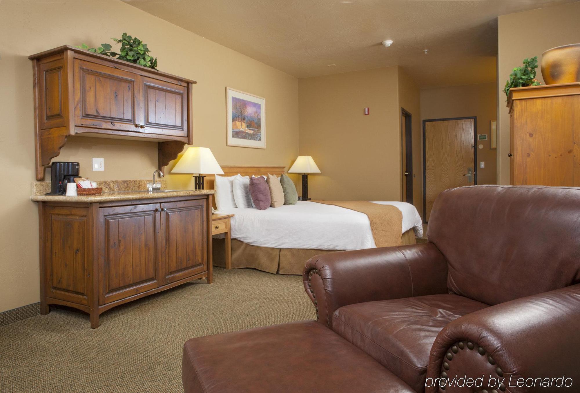 Mountain Modern Hotel 3*